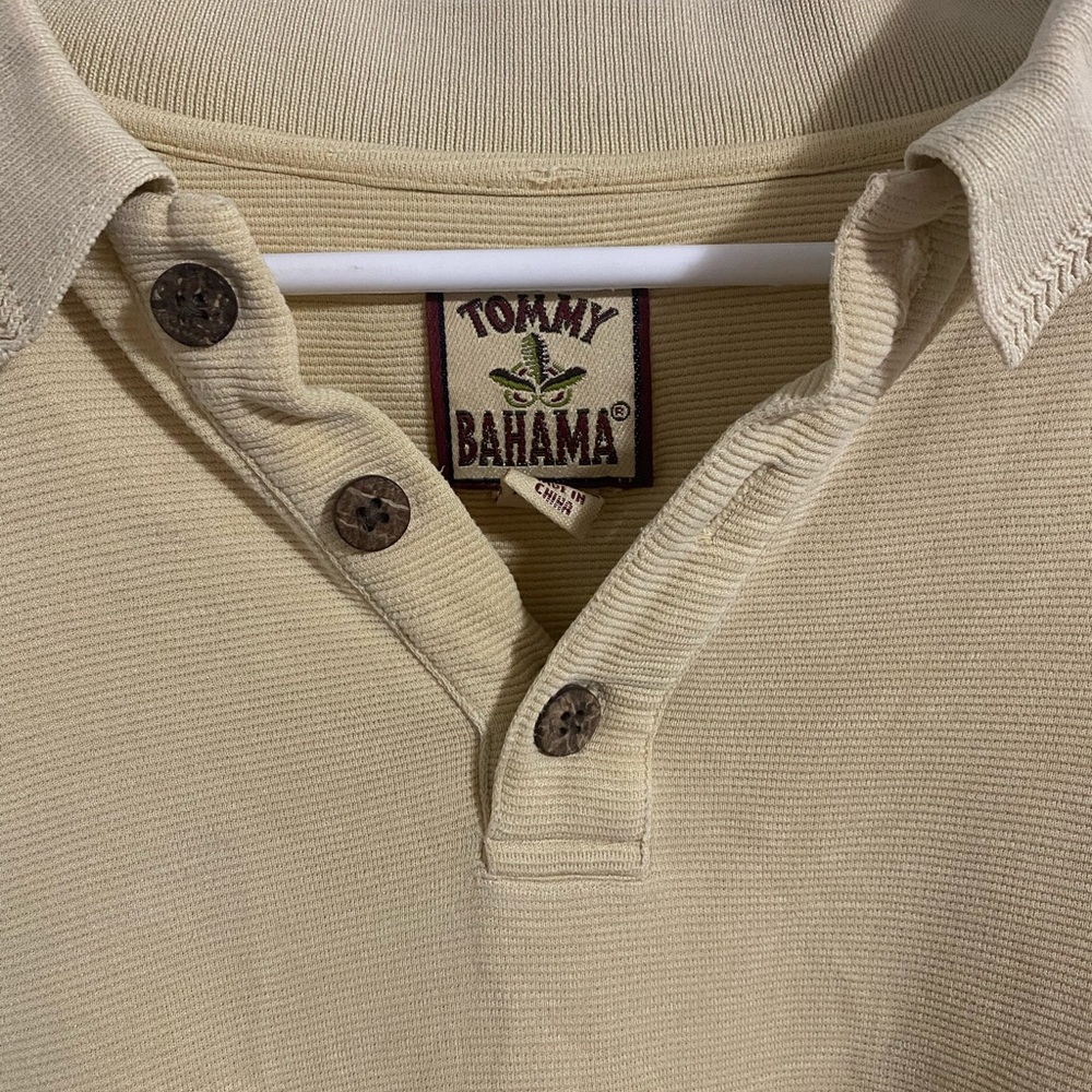 Men’s vintage Tommy Bahama shirt